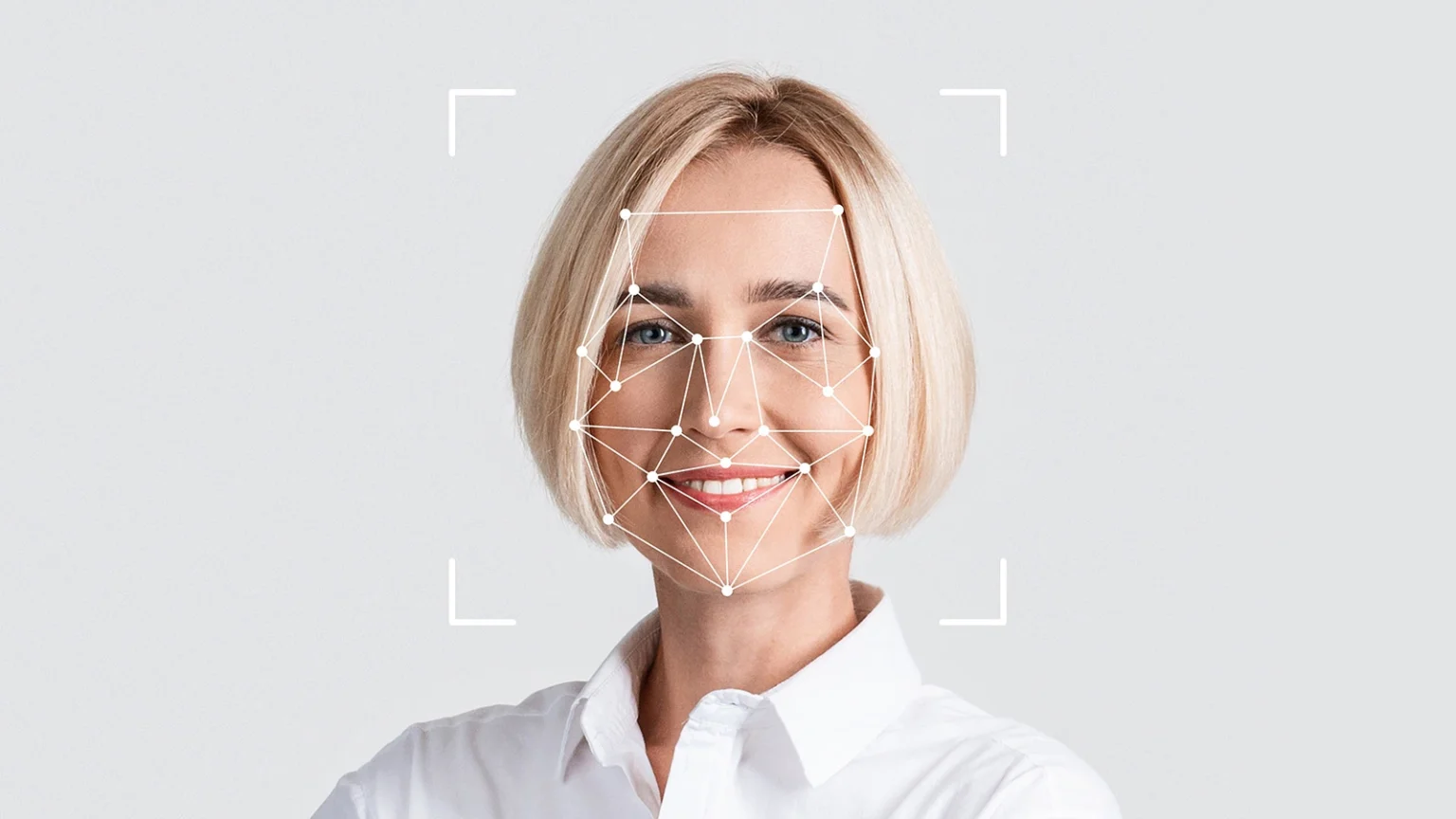 найти человека по фото